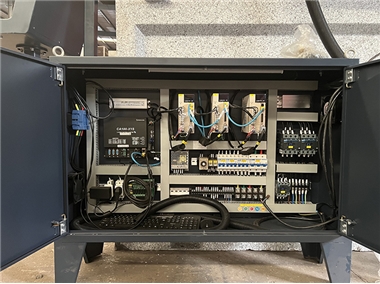 Adotando componentes elétricos importados e domésticos da marca da primeira camada