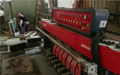 Máquina automática de retificação de bordas